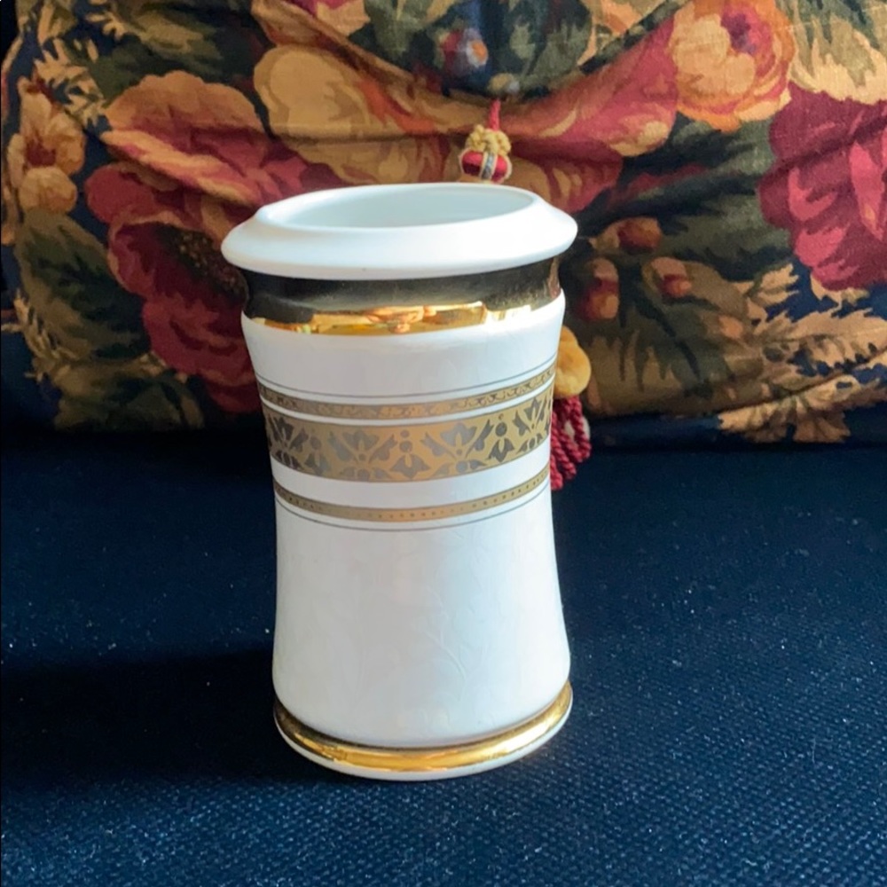White and Gold Toothbrush/Accessory Holder